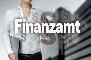 Foto: Schriftzug Finanzamt