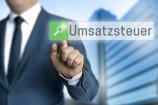 Foto: Banner mit Umsatzsteuer