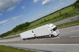 Foto: LKW auf Autobahn