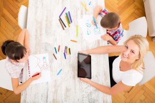 Foto: Frau mit Kinder