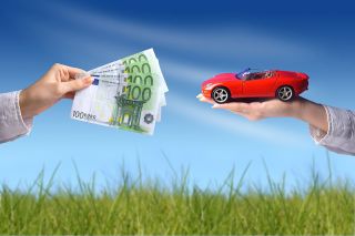 Foto: Tausch Geld gegen PKW