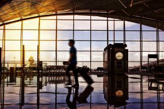 Foto: Flughafen, Glas, Abflug, Person
